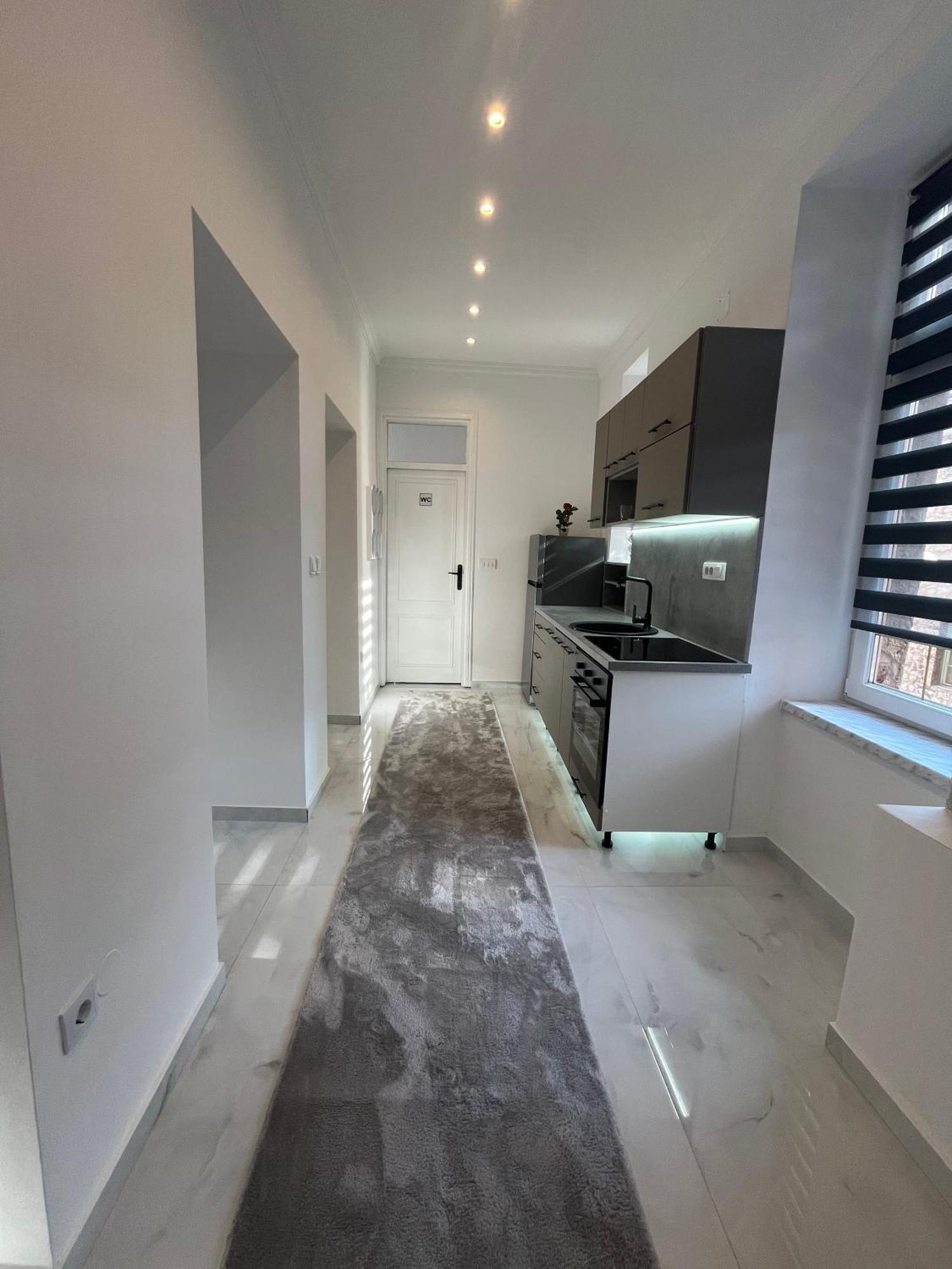 Sarajevo Luxury Apartment - 50 M From Old Sarajevo Clock Tower 외부 사진